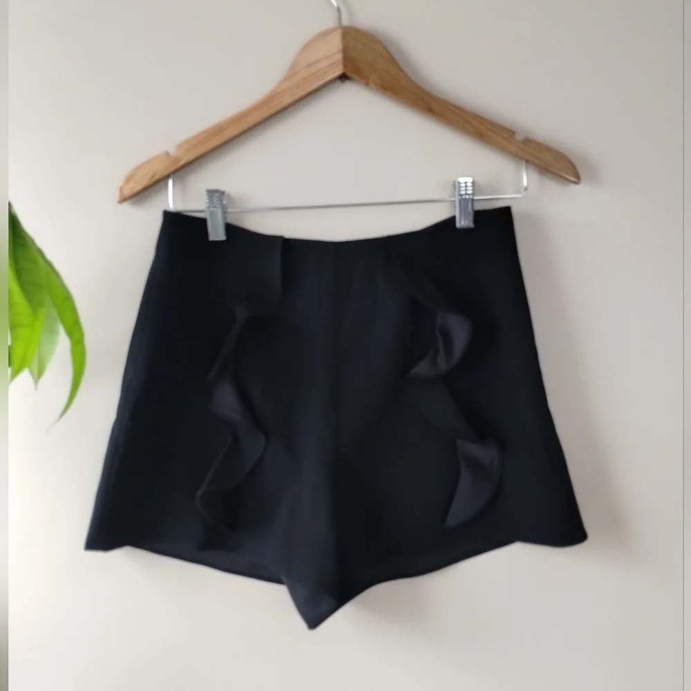 INTERMIX Black Ruffle Detail Shorts S - Picture 1 of 5